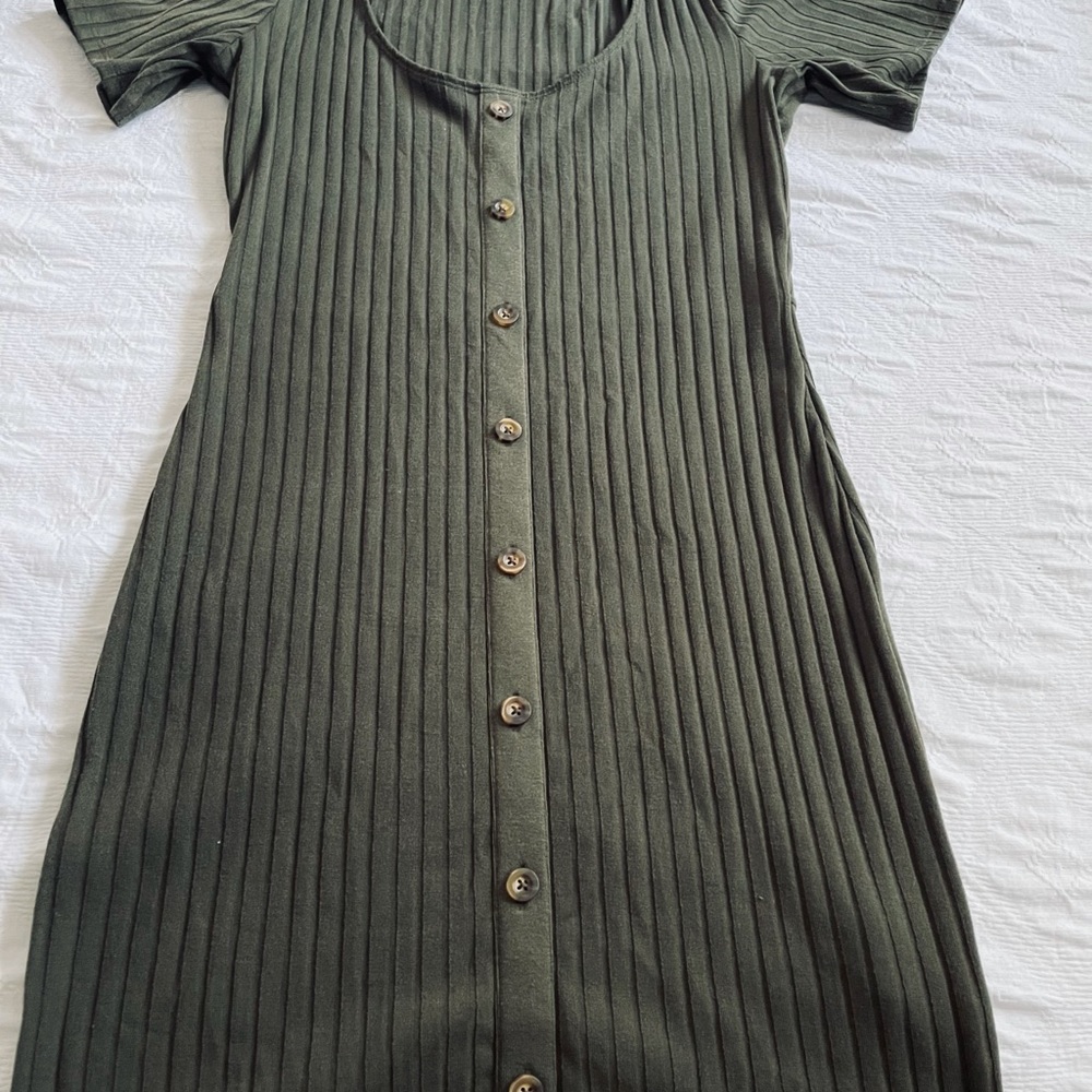 Abercrombie beautiful slimming and sexy dress!!